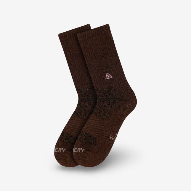 APTHCRY 3.0 High Crew Socks Chocolate - SOLE SERIOUSS (1)