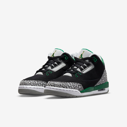 Air Jordan 3 Retro 'Pine Green' (2021) (GS) | SOLE SERIOUSS [3]