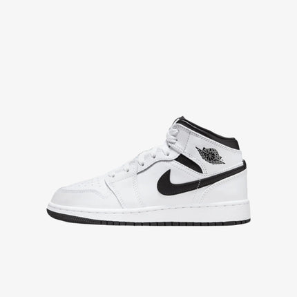 (GS) Air Jordan 1 Mid 'Reverse Panda' (2023) DQ8423-132 - SOLE SERIOUSS (1)