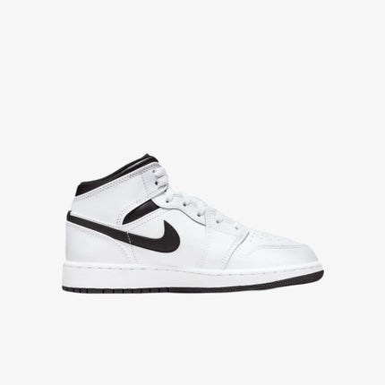 (GS) Air Jordan 1 Mid 'Reverse Panda' (2023) DQ8423-132 - SOLE SERIOUSS (2)