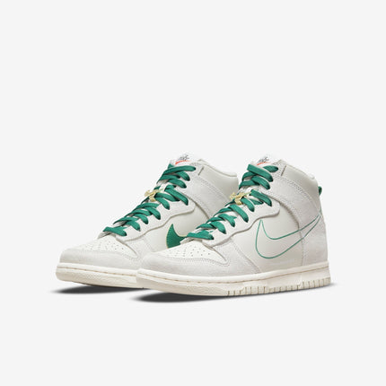 (GS) Nike Dunk High SE 'First Use Green Noise' (2021) DD0733-001 - SOLE SERIOUSS (4)