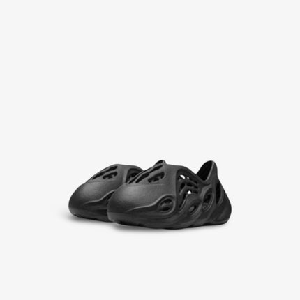 (Infant) Adidas Yeezy Foam Runner 'Onyx' (2022) HP5346 - SOLE SERIOUSS (2)