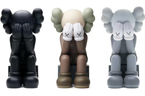 KAWS Companion Figures 'Passing Through' (Set of 3) - Atelier-lumieres Cheap Sneakers Sales Online (1)