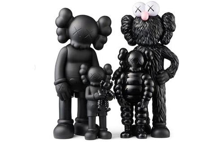 KAWS Family Figures Black - Atelier-lumieres Cheap Sneakers Sales Online (1)