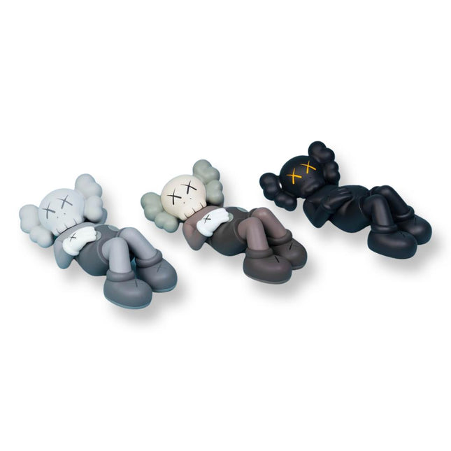 KAWS Holiday Companion Figures 'Japan' (Set of 3) - Atelier-lumieres Cheap Sneakers Sales Online (1)