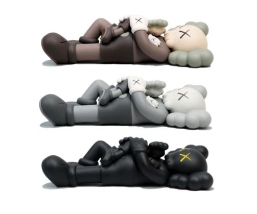 KAWS Holiday Companion Figures 'Singapore' (Set of 3) - Atelier-lumieres Cheap Sneakers Sales Online (1)