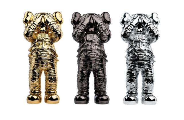 KAWS Holiday Companion Figures 'Space' (Set of 3) - Atelier-lumieres Cheap Sneakers Sales Online (1)