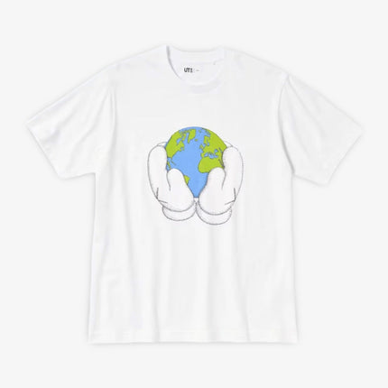 KAWS x Uniqlo S/S Graphic Tee 'Peace For All' White (FW23) (US Sizing) - SOLE SERIOUSS (1)