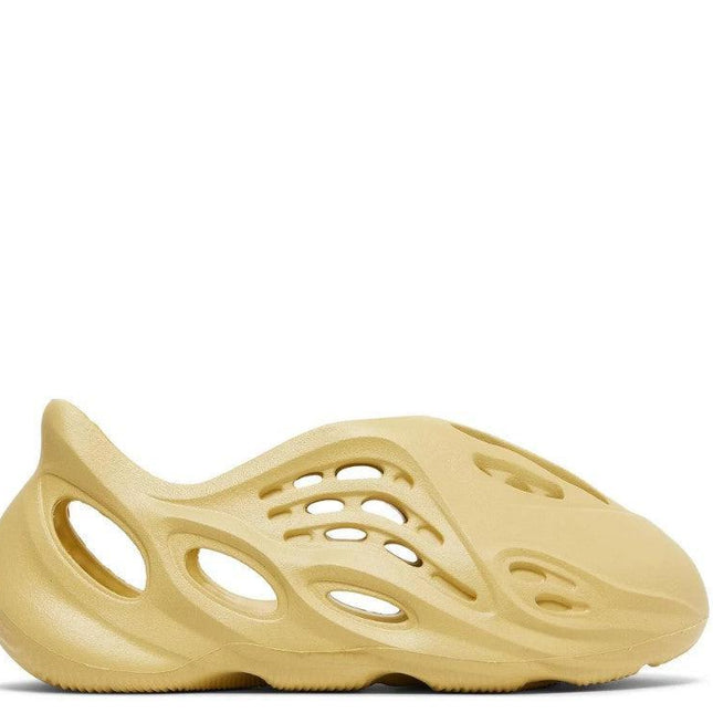 (Kids) Adidas Yeezy Foam Runner 'Sulfur' (2022) HP5349 - SOLE SERIOUSS (1)