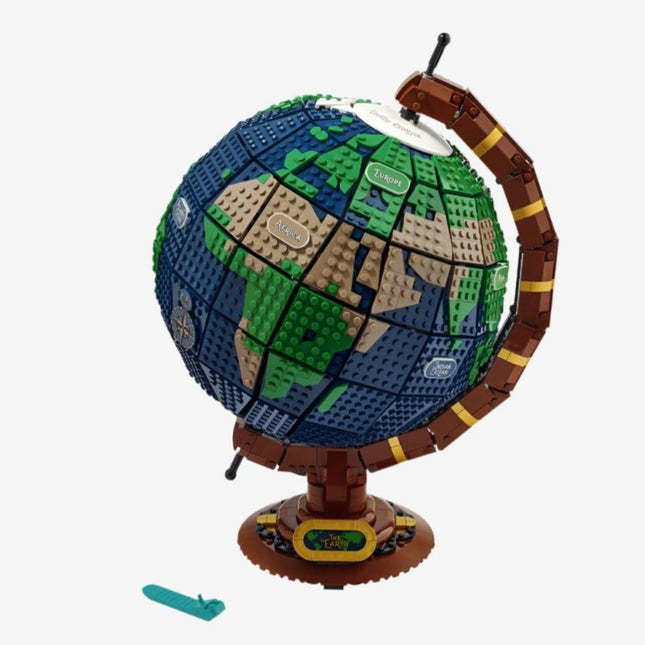 LEGO Ideas 'The Globe' Building Kit (21332) - SOLE SERIOUSS (1)