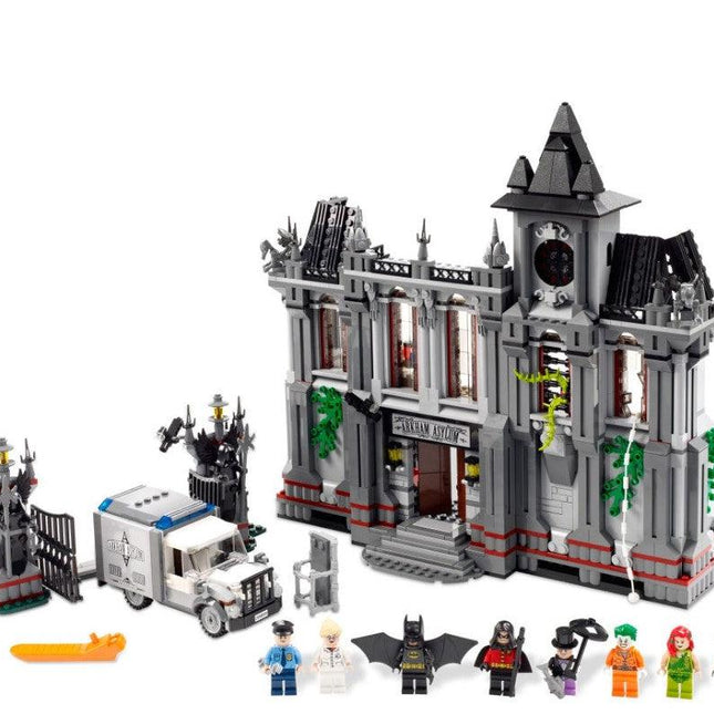 LEGO Super Heroes x Warner Bros. x DC Universe 'Batman: Arkham Asylum Breakout' Building Kit (10937) - SOLE SERIOUSS (1)