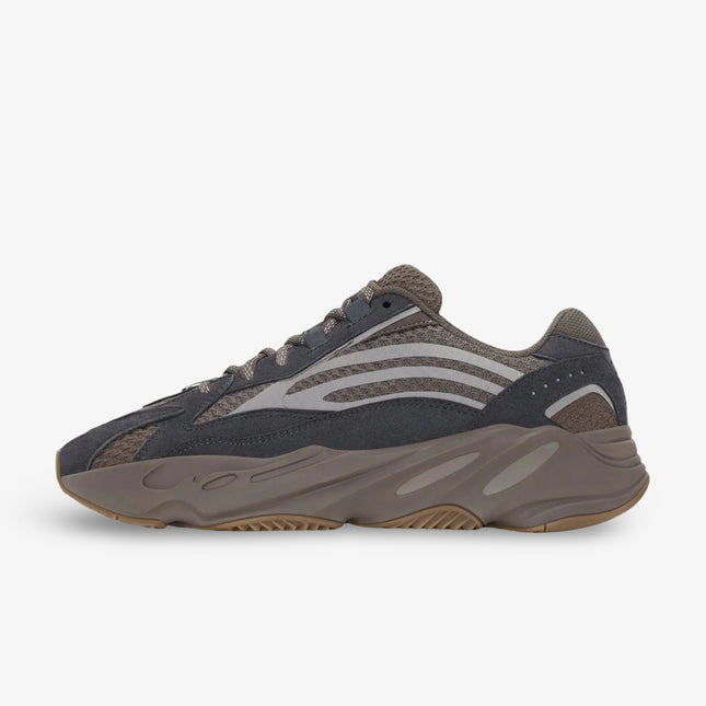 (Men's) Adidas Yeezy Boost 700 V2 'Mauve' (2021) GZ0724 - SOLE SERIOUSS (1)