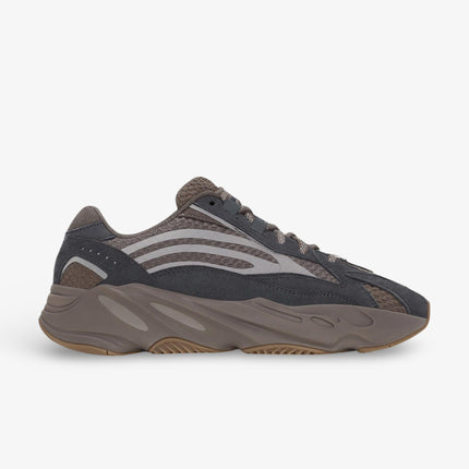 (Men's) Adidas Yeezy Boost 700 V2 'Mauve' (2021) GZ0724 - SOLE SERIOUSS (2)