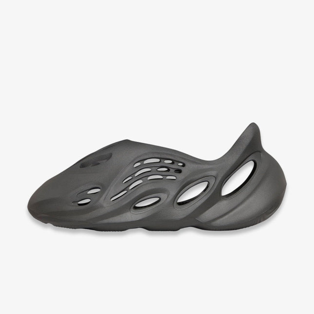 (Men's) Adidas Yeezy Foam Runner 'Carbon' (2023) IG5349 - SOLE SERIOUSS (1)