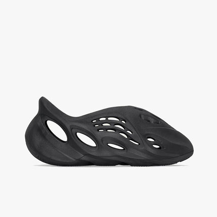 (Men's) Adidas Yeezy Foam Runner 'Onyx' (2022) HP8739 - SOLE SERIOUSS (2)