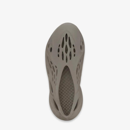 (Men's) Adidas Yeezy Foam Runner 'Stone Sage' (2022) GX4472 - SOLE SERIOUSS (3)