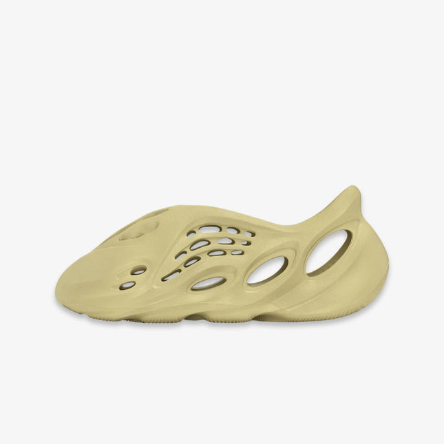 (Men's) Adidas Yeezy Foam Runner 'Sulfur' (2022) GV6775 - SOLE SERIOUSS (1)