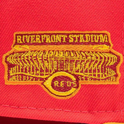 New Era x MLB Beer Pack 'Cincinnati Reds Riverfront Stadium' 59Fifty Patch Fitted Hat (Hat Club Exclusive) - SOLE SERIOUSS (4)