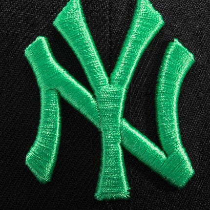 New Era x MLB Burger Pack 'New York Yankees 2003 World Series' 59Fifty Patch Fitted Hat (Hat Club Exclusive) - SOLE SERIOUSS (4)