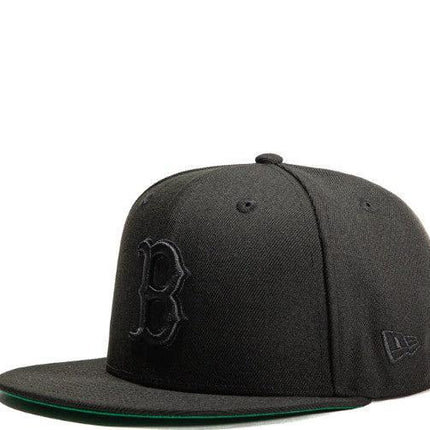 New Era x MLB Gold Digger 'Boston Red Sox 2004 World Series' 59Fifty Patch Fitted Hat (Hat Club Exclusive) - SOLE SERIOUSS (2)