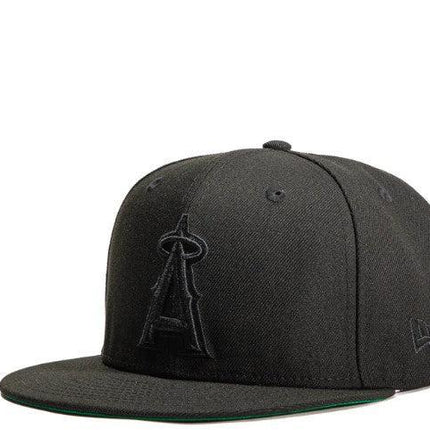 New Era x MLB Gold Digger 'Los Angeles 2002 World Series' 59Fifty Patch Fitted Hat (Hat Club Exclusive) - SOLE SERIOUSS (2)