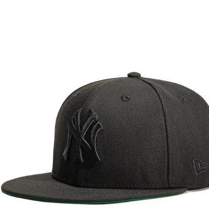 New Era x MLB Gold Digger 'New York Yankees 1978 World Series' 59Fifty Patch Fitted Hat (Hat Club Exclusive) - SOLE SERIOUSS (2)