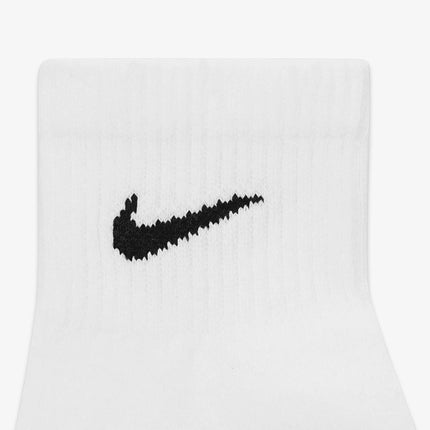 Nike Dri-FIT Everyday Plus Cushioned Mid Training Quarter Ankle Socks (6 Pack) White SX6899-100 - SOLE SERIOUSS (4)