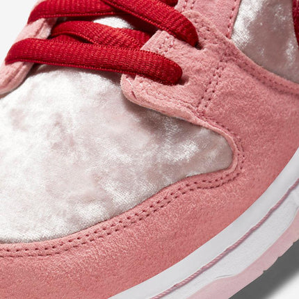 Nike SB Dunk Low Pro QS x StrangeLove Skateboards 'Valentine's Day' (2020) | SOLE SERIOUSS [6]