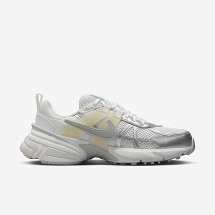 Nike V2K RUN 'White / Metallic Silver' (2024) (Womens) | SOLE SERIOUSS [2]