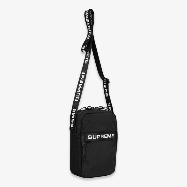 Supreme Small Waist Bag Black (FW22) - SOLE SERIOUSS (1)