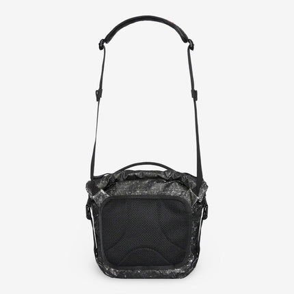 Supreme Waterproof Reflective Speckled Shoulder Bag Black (FW20) - SOLE SERIOUSS (2)