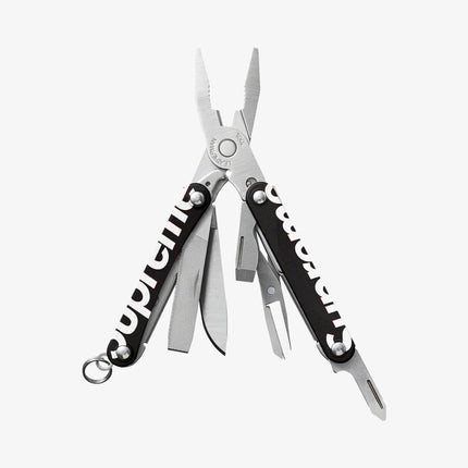 Supreme x Leatherman Squirt PS4 Multitool Black SS21 - SOLE SERIOUSS (1)