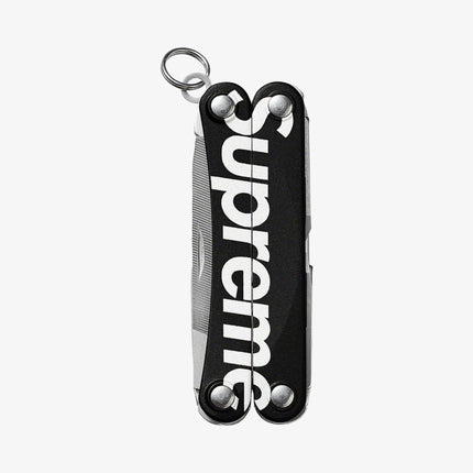 Supreme x Leatherman Squirt PS4 Multitool Black SS21 - SOLE SERIOUSS (2)