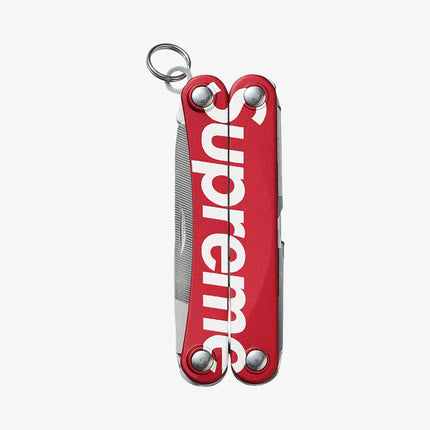 Supreme x Leatherman Squirt PS4 Multitool Red SS21 - SOLE SERIOUSS (2)