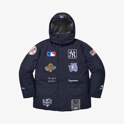 Supreme x MLB New York Yankees x GORE-TEX 700-Fill Down Jacket Navy (FW21) - SOLE SERIOUSS (1)