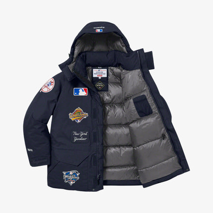 Supreme x MLB New York Yankees x GORE-TEX 700-Fill Down Jacket Navy (FW21) - SOLE SERIOUSS (2)