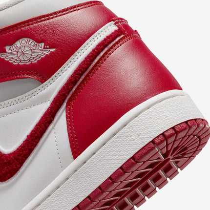 (Women's) Air Jordan 1 Retro High OG 'Newstalgia Chenille' (2022) DJ4891-061 - SOLE SERIOUSS (7)