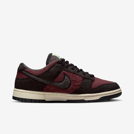 (Women's) Nike Dunk Low SE CC 'Fleece Burgundy Crush' (2022) DQ7579-600 - SOLE SERIOUSS (2)