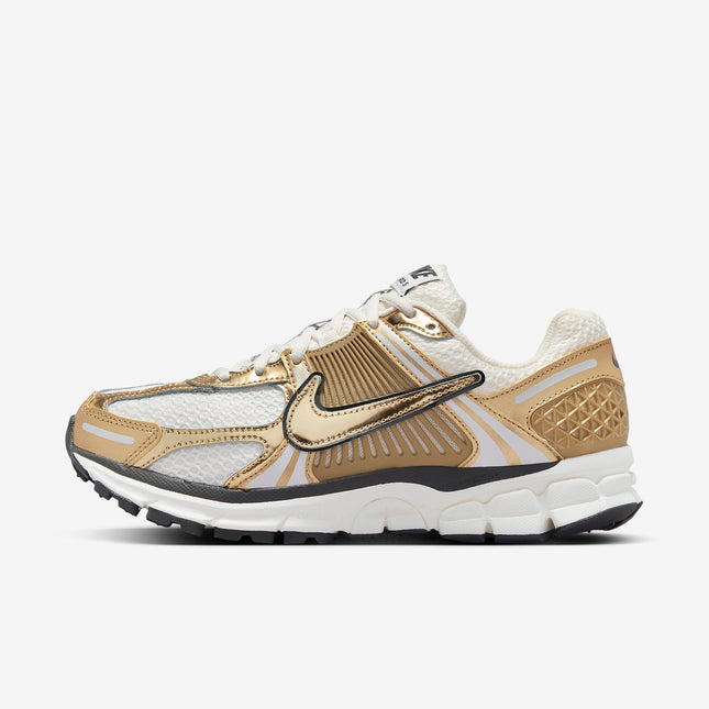 (Women's) Nike Zoom Vomero 5 GLD 'Photon Dust / Metallic Gold' (2024) HF7723-001 - SOLE SERIOUSS (1)