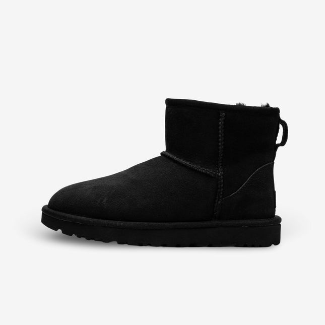 (Women's) UGG Classic Mini II Boot 'Black' (2022) 1016222-BLK - SOLE SERIOUSS (1)