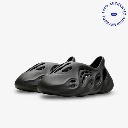 adidas Yeezy Foam Runner 'Carbon' (2023) | SOLE SERIOUSS [2]