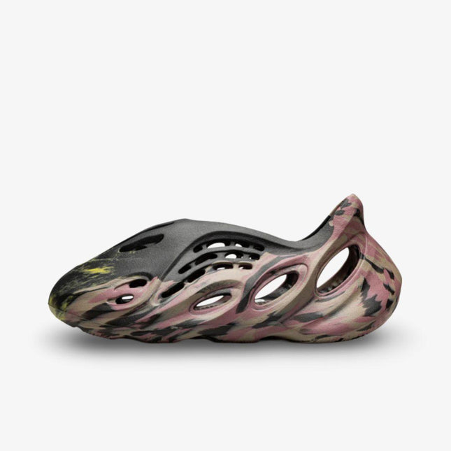 Yeezy Foam RNNR - Sole Seriouss SOLE SERIOUSS Yeezy Foam RNNR - Sole Seriouss SOLE SERIOUSS